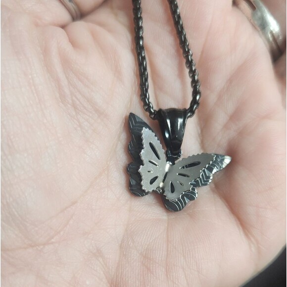 Stainless Steel Butterfly pendant with chain NWT - Picture 2 of 7